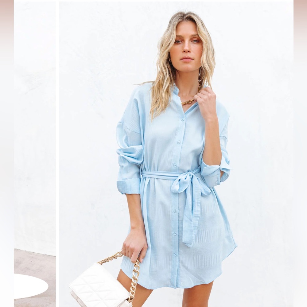 Vici DOCKSIDE TIE WAIST BUTTON DOWN SHIRT DRESS - LIGHT BLUE